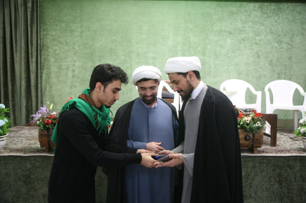 حلقة قرآنية في مؤسسة أنوار الهدى
